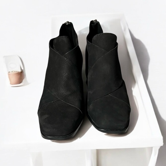 🌻NEW Eileen Fisher Irwin Black Suede Crossover Wrap Front Bootie Women's Size 5 - Picture 2 of 10